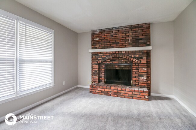 Building Photo - 600 NE 115th Terrace