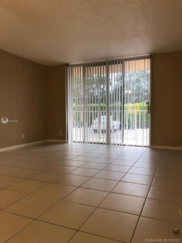 500 Executive Center Dr Unit 1C, West Palm Beach, FL 33401 Condo for