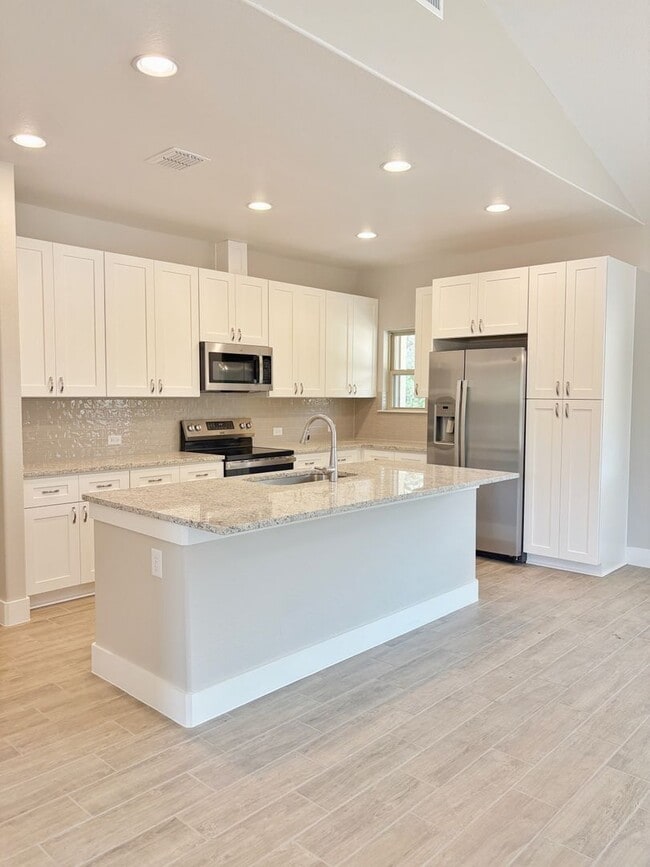 Foto del edificio - Charming Brand-New 3 Bedroom, 2 Bath Home ...