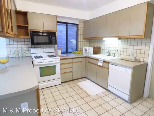 Building Photo - 1244 E 600 S