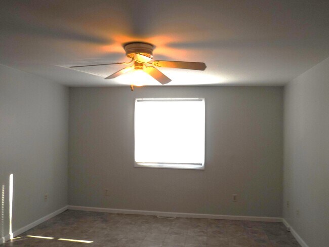 Building Photo - 1524 N 10th St