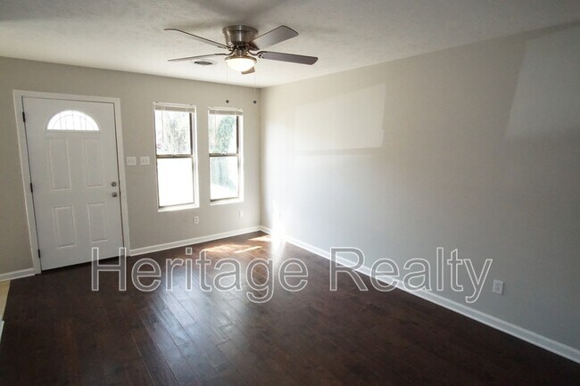 Foto del edificio - 2050 Countryhill Ln