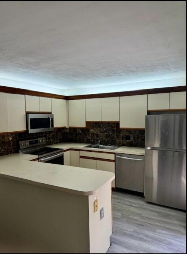 Building Photo - 4628 Suburban Pines Dr