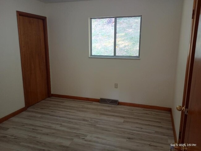 Bedroom - 970 Turner Rd