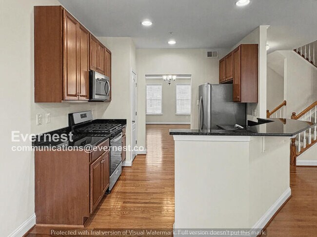 Foto del edificio - 3 Bed/3.5 Bath Home with Garage/ Available Now!