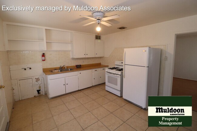 Foto del edificio - 2561 Camellia St