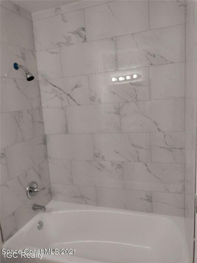Foto del edificio - 3 br, 2 bath House - 1820 Barna Ave