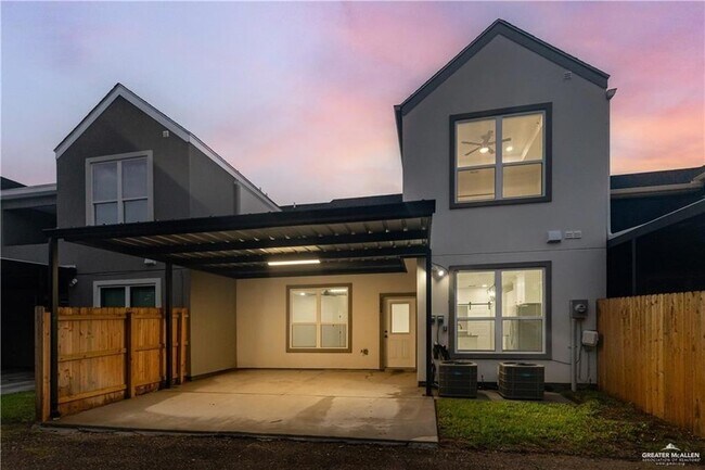 Foto del edificio - 5604 N Crown Point