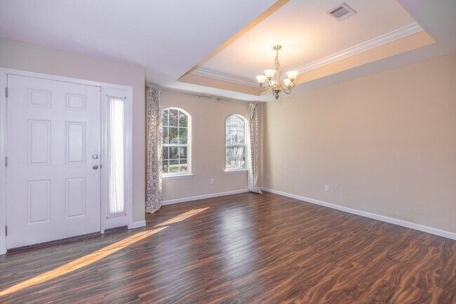 Building Photo - 3797 Peachtree Way
