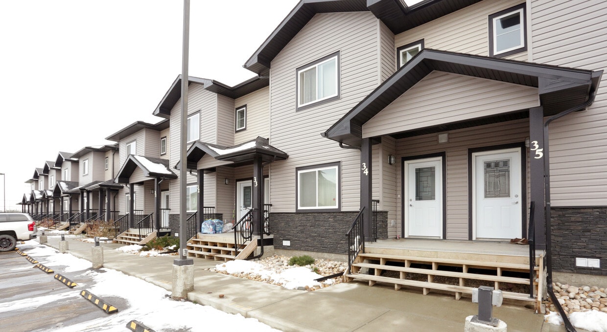 Carriage Homes Apartments 220 Spruce Ridge Rd Spruce Grove, AB