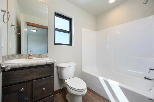 Foto del edificio - 1305 Beeker Ln