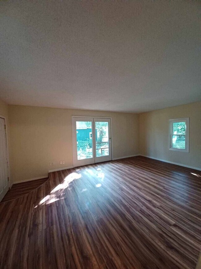 Foto del edificio - 2 bedroom house for rent