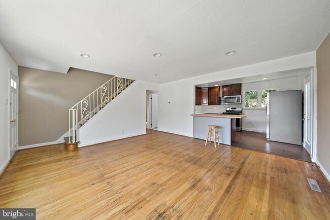 Building Photo - 508 Burgess St