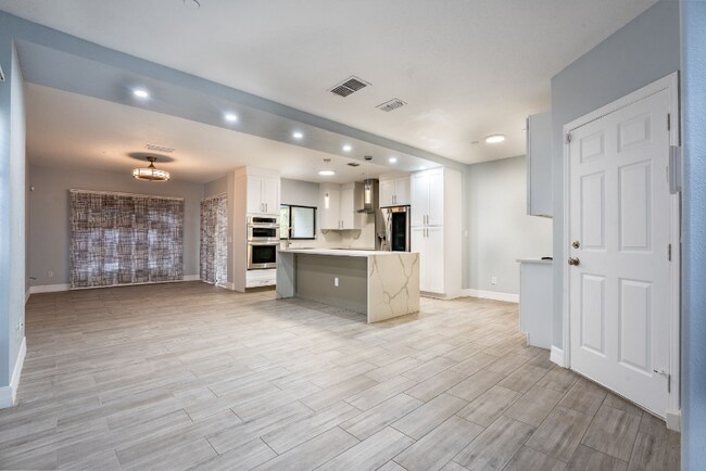Building Photo - 5971 Tivoli Gardens Blvd