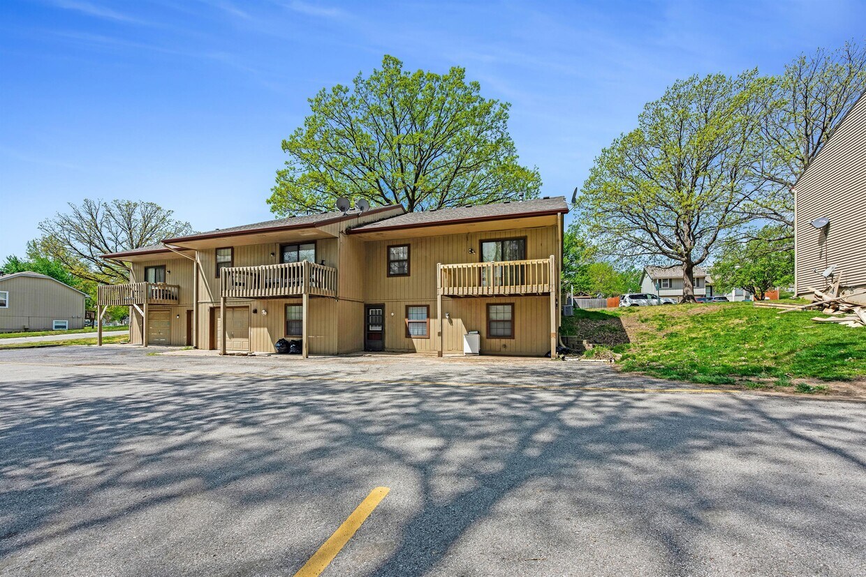 Primary Photo - 7101 N Chas Dr