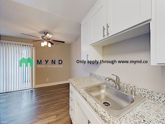 Building Photo - 2 br, 1 bath Apartment - 1025 35th Ave Apt 13