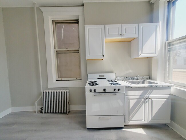 Foto del edificio - 183 Beacon Ave