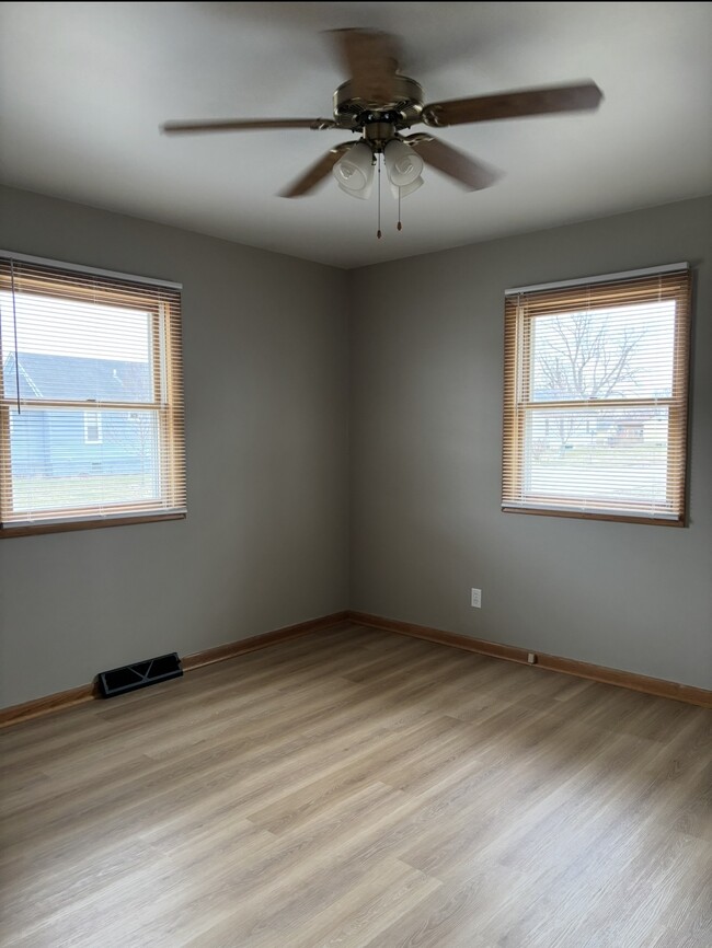 Building Photo - 318 Durant St