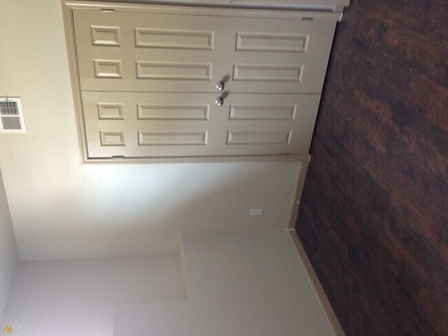 Building Photo - 5730 Hedge Brook Dr
