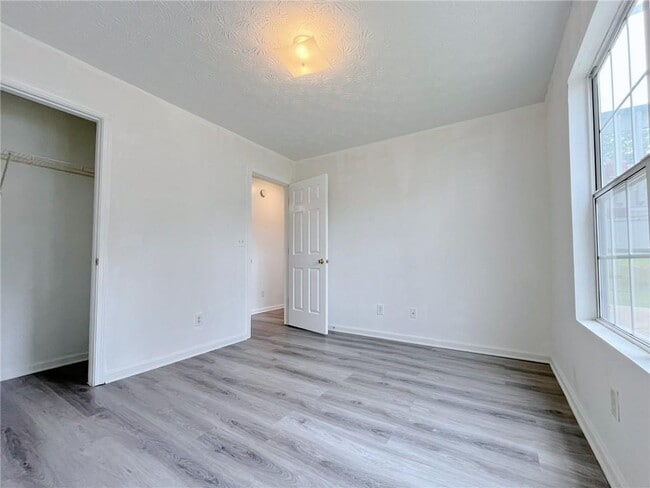 Building Photo - 290 Arden Ridge Ct