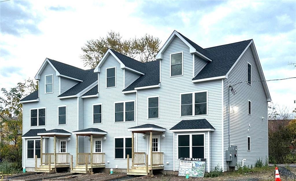 Primary Photo - 98 Brookfield St