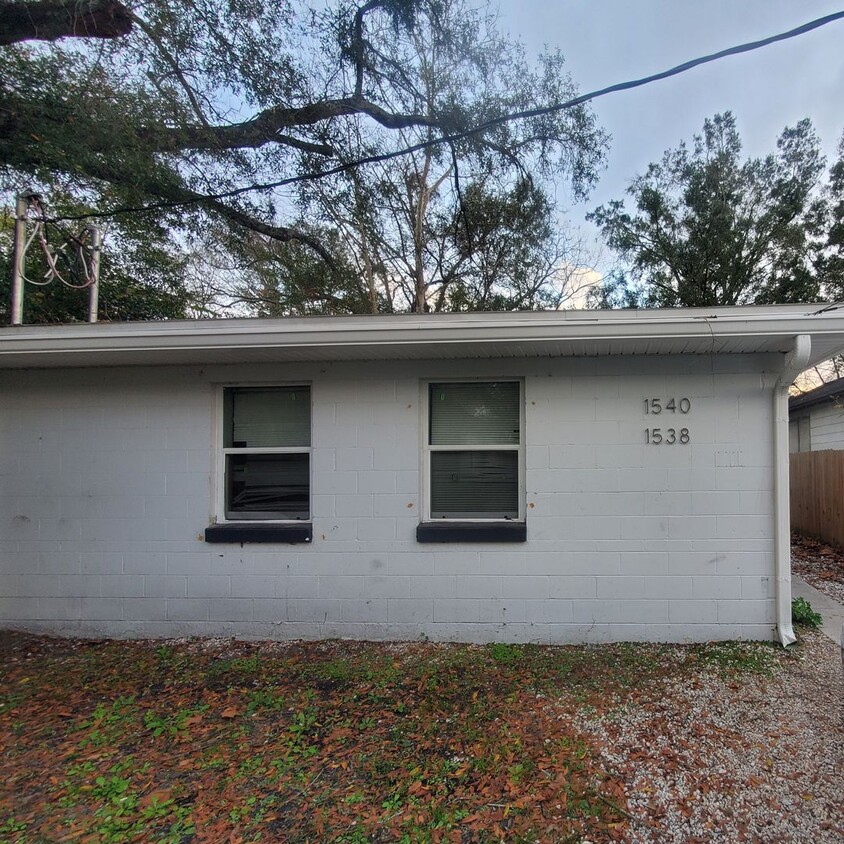 Primary Photo - Logan St Duplex