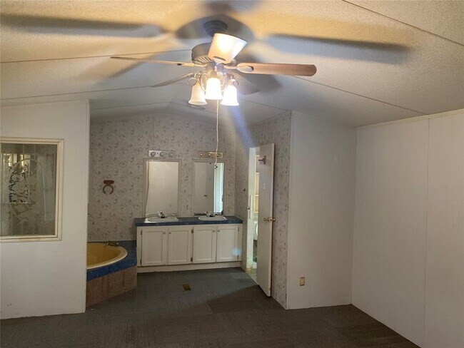 Building Photo - 402 Otto St