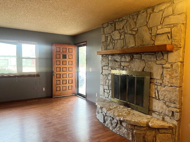 Building Photo - 1605 Timberline Dr