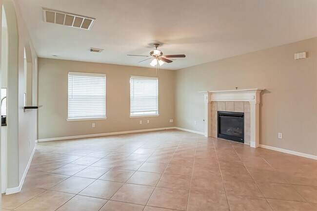 Building Photo - 2427 Ranch Hollow Ct