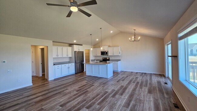 Foto del edificio - Stunning 4-Bedroom Home in Beautiful Waukee Neighborhood!