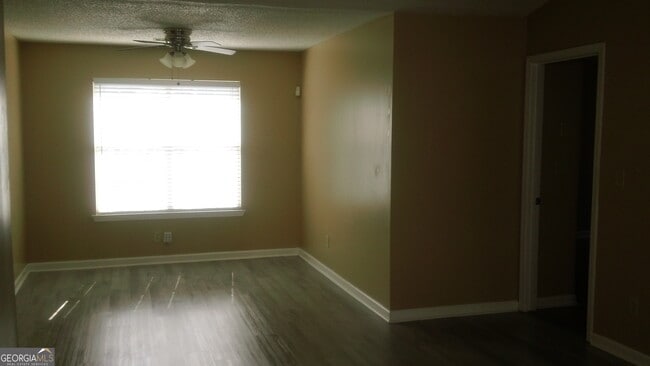 Building Photo - 122 Samanthas Way