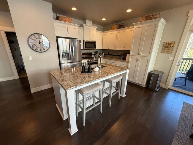 Foto del edificio - Beautiful 3 Bed/2.5 Bath Home in SE Bend - Ruby Peak Lane