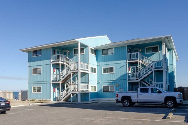 Building Photo - 1437 Fort Fisher Blvd S