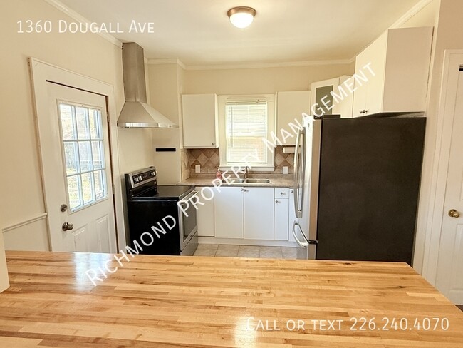 Photo du bâtiment - 1360 Dougall Ave