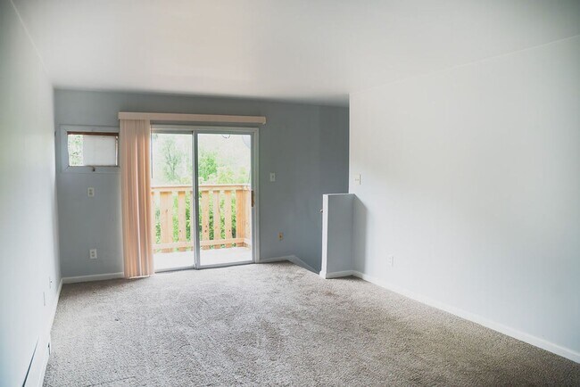 Foto del edificio - $100 OFF SPECIAL - Austin Street Homes - Comfort & Convenience Combined – 2BR Townhomes Now Leasing