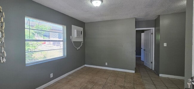 Building Photo - 9613 N 11th St