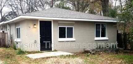 Building Photo - 702 8th Ave