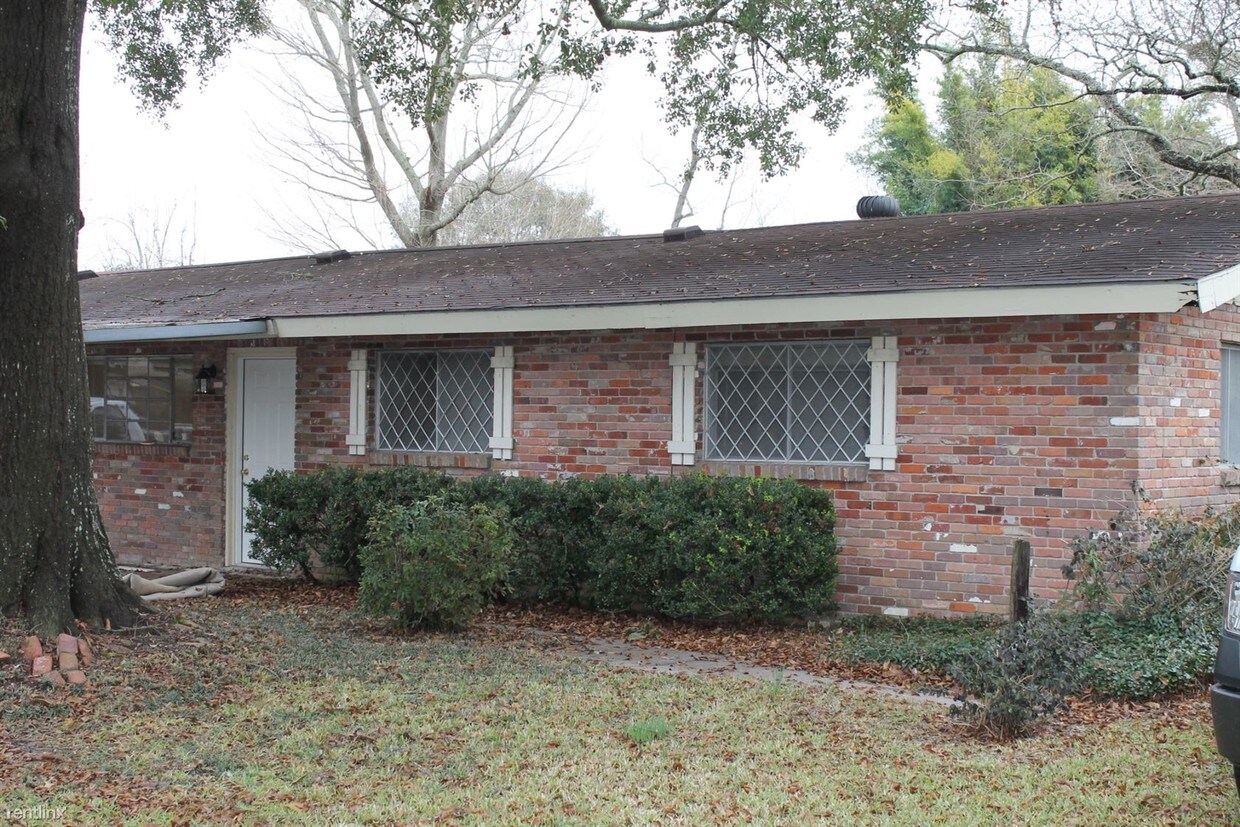 Primary Photo - 4 br, 2 bath House - 4941 Country Club Ct