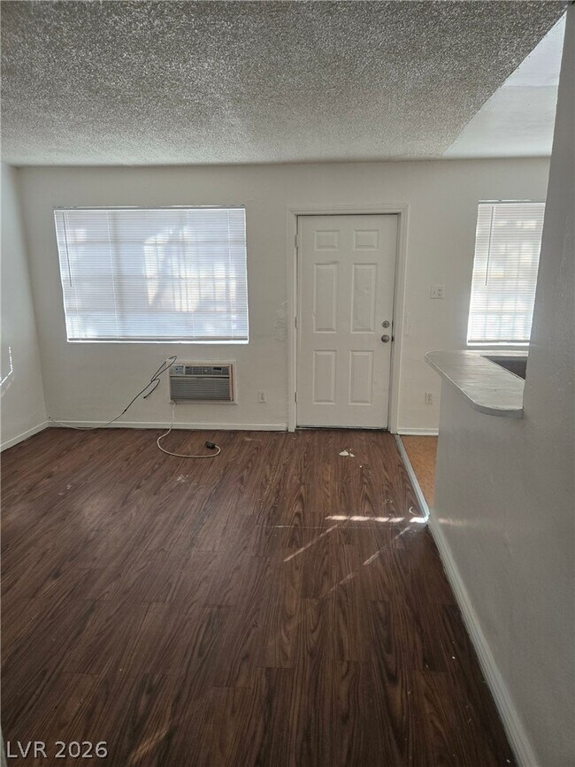 Foto del edificio - 708 Jackson Ave