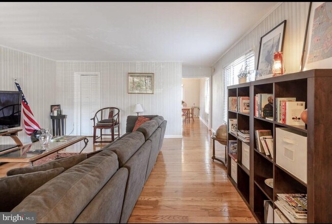 Foto del edificio - 1028 Crittenden St NE
