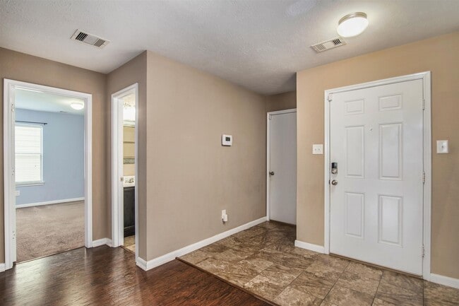 Building Photo - 10447 Harbor Canyon Dr