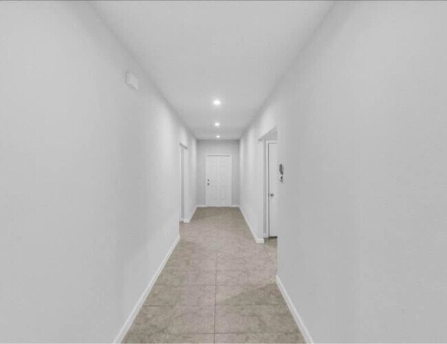 Building Photo - 814 172nd Ct E