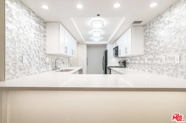 Foto principal - 10660 Wilshire Blvd