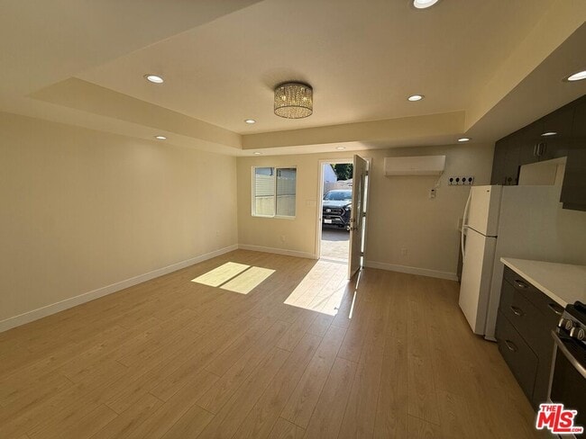 Building Photo - 6500 Teesdale Ave
