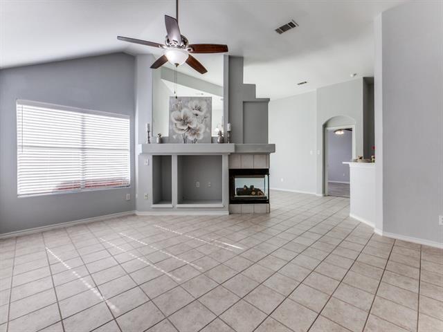 Foto del edificio - 1305 Greenbriar Ln