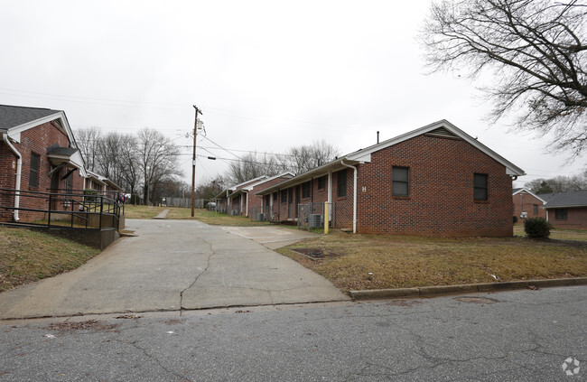 Foto del edificio - Drummond Village Apartments