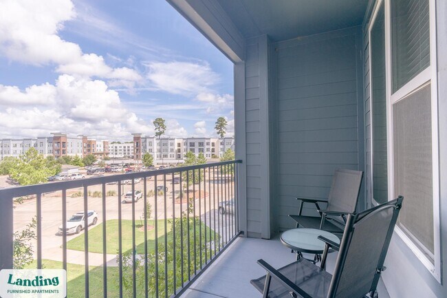 Foto del edificio - 300 Enclave Dr