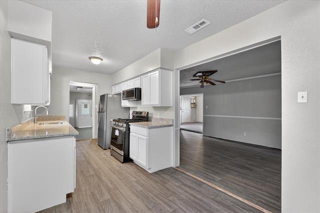 Foto del edificio - 10517 Castlerock Dr