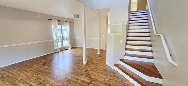 Foto del edificio - 23580 Brixton Pl