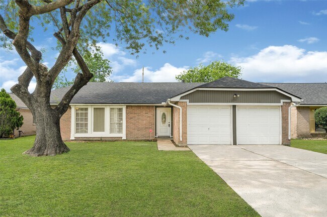Foto del edificio - 13439 White Cliff Dr